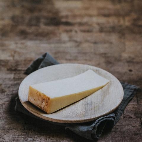 Quicke's Hard Goat Cheddar 