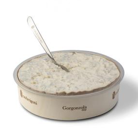 CasArrigoni Scooping Gorgonzola (DOP)